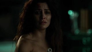 Shivani Ghai çıplak, Dominion s02e11 (2015) filminden sahne