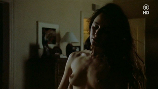 Madeleine Stowe nue, scène de sexe de Unlawful Entry (1992)