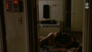 Madeleine Stowe nue, scène de sexe de Unlawful Entry (1992)