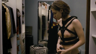 Kristen Stewart nude, scene from Personal Shopper (2016)