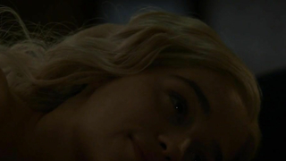 Emilia Clarke sexy, escena de sexo de Juego de Tronos s05e07 (2015)