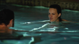 Carla Gugino nuda, scena di Ogni giorno (2010)