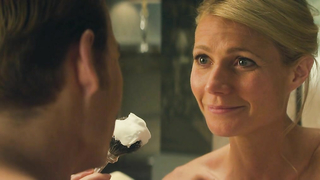 Gwyneth Paltrow sexy, Emily Lawrence sexy, scena di sesso da Mortdecai (2015)