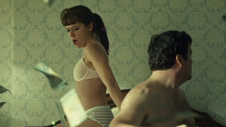 Tatiana Maslany seksowna, scena z Orphan Black s03e06 (2015)