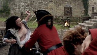 Laura Donnelly nackt, Caitriona Balfe nackt, Szene aus Outlander s01e02 (2014)