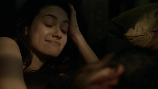 Emmy Rossum nuda, Kate Morgan Chadwick nuda, scena di sesso da Shameless s05e12 (2015)