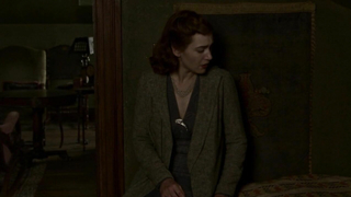 Evan Rachel Wood nude, scene from Mildred Pierce (2011)