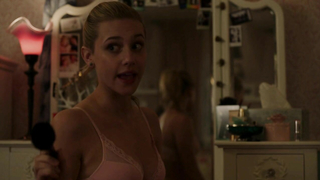 Lili Reinhart sexy, scene from Riverdale s01e01 (2017)