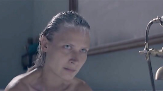 Agnieszka Zulewska nuda, scena di sesso da Chemia (2015)