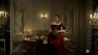 Anna Brewster nuda, scena erotica da Versailles s02e01 (2017)